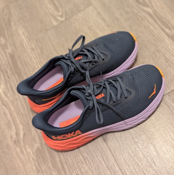 HOKA Arahi 7 Sneakers - Picture 2 of 8